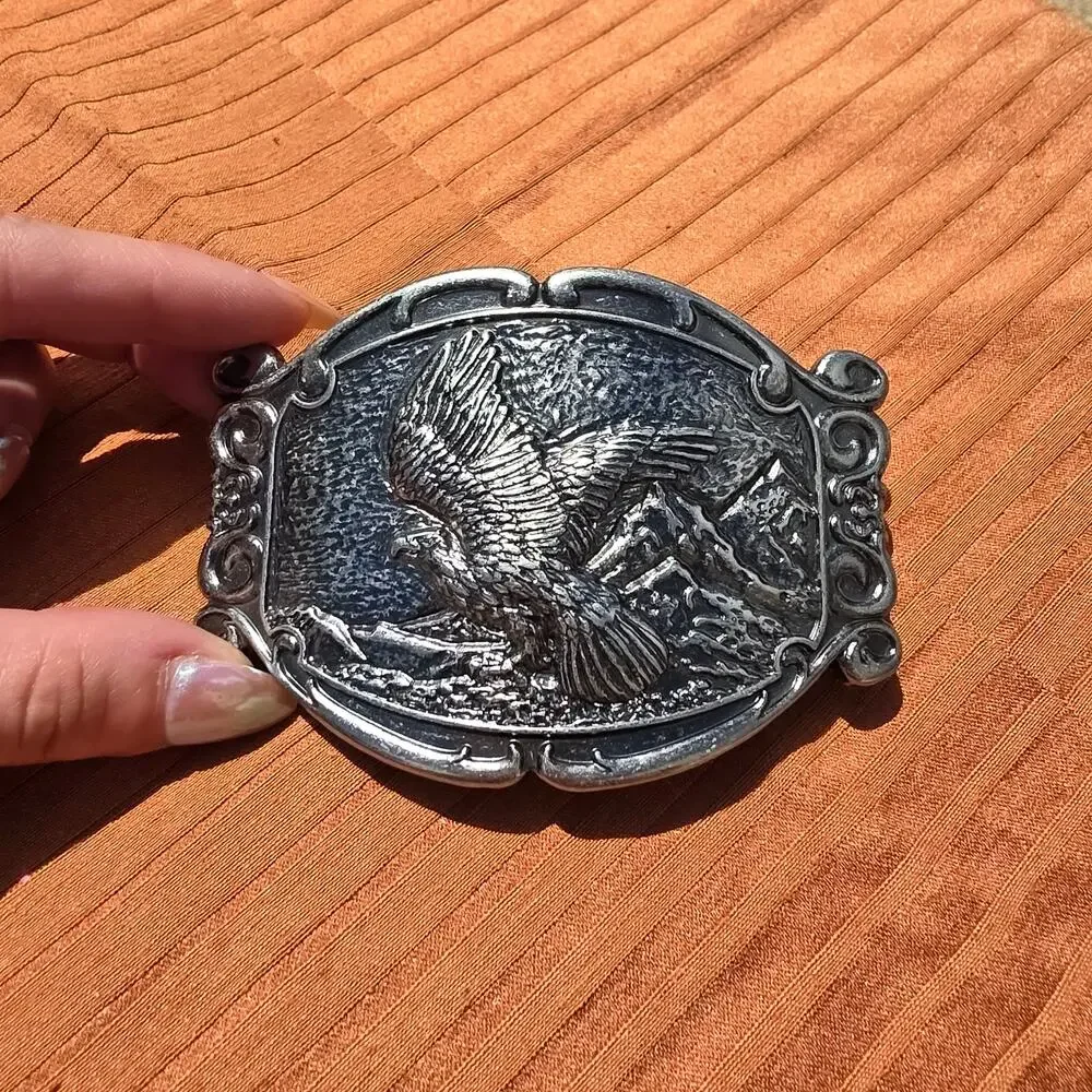 Vintage soaring bald eagle pewter belt buckle